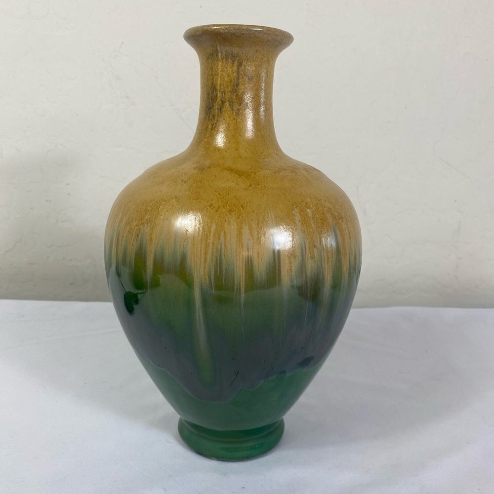 Elegant Green and Brown ceramic Vase with drip glaze - Picture 1 of 6